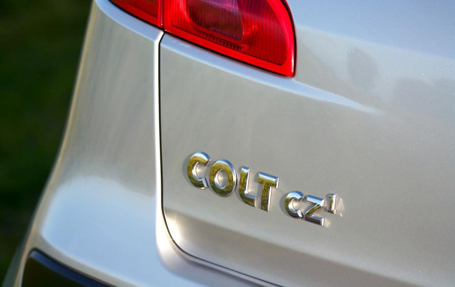  Mitsubishi Colt 3-Door 2004 года  (фото 34 из 55)